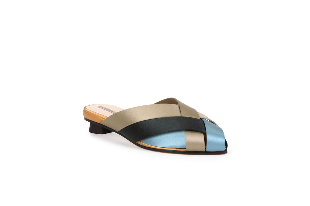 Multicolor satin sabot