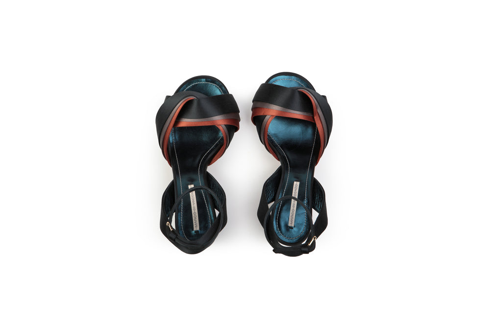 Multicolor knot sandal