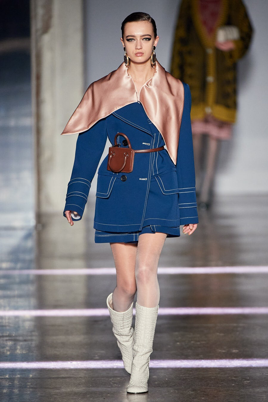 Crêpe Blouse With Silk Collar